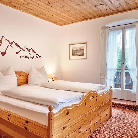 Herzogstand Garni Hotel 3*